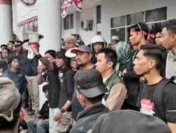 Anggota DPRD Majene Terima Demonstran, Suara Rakyat Sampaikan Tuntutan Reformasi