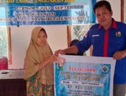 Penyerahan BLT DD Tahap III di Desa Tandeallo, 18 KPM Terima Rp900 Ribu