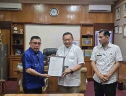 Bupati Majene Terima Bantuan Excavator dari Bank Sulselbar untuk Dukung Program Majene Mapaccing