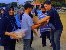 IJS Majene Tebar Kebaikan Lewat Jumat Berkah di Taman Kota