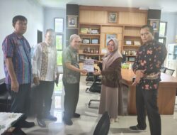 Perkuat Akuntabilitas, Inspektorat Sulbar Serahkan Laporan Hasil Audit kepada DLHK