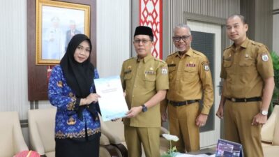 Pemprov Sulbar Serahkan SK CPNS Lulusan STTD, Perkuat SDM Transportasi Daerah