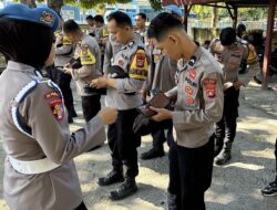 Propam Polres Majene Gaktiblin di Polsek Sendana, Tegaskan Disiplin dan Profesionalitas Personel