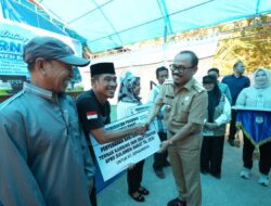 Gubernur SDK Serahkan Bantuan Kambing dan Ayam, Peternak Majene Didorong Makin Mandiri