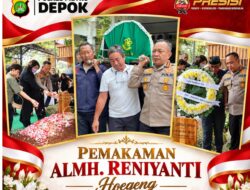 Kapolres Metro Depok Angkat Keranda Putri Jenderal Hoegeng ke Peristirahatan Terakhir