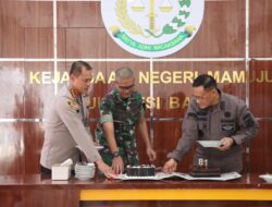 Kejutan Manis di Hari Lahir Kejaksaan RI Ke-81, Kapolresta Mamuju dan Dandim 1418 Kompak Kunjungi Kajari Mamuju