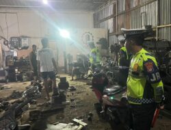 Malam Hari, PJR Ditlantas Polda Sulbar Gelar Blue Light Patrol dan Polantas Karib